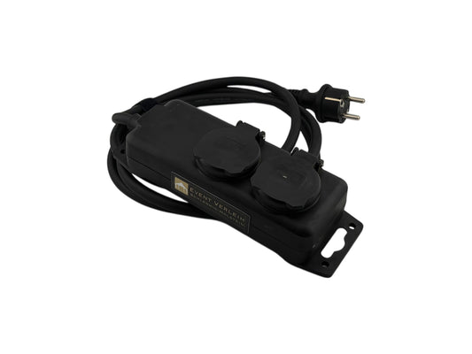 2-fach Stromverteiler mit 2 m Kabel – ideal für Events, Hochzeiten & Festivals im Außenbereich. Jetzt in Schleswig-Holstein mieten.