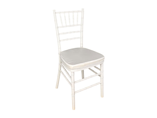 Chiavari Tiffany Hochzeitsstühle in Weiß mit Stoff-Sitzkissen mieten – stilvoll & komfortabel für elegante Hochzeiten & Events.