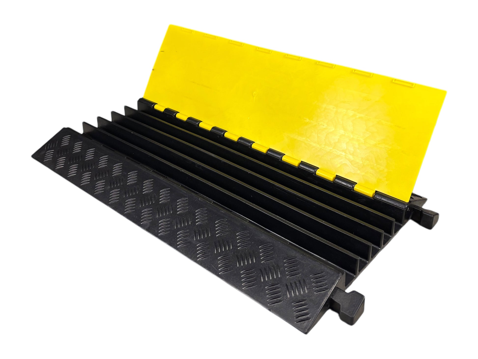 Geöffnete 5-Kanal-Kabelbrücke – mit breiten Kabelkanälen und überfahrbar für Fahrzeuge & Technik bei Großveranstaltungen