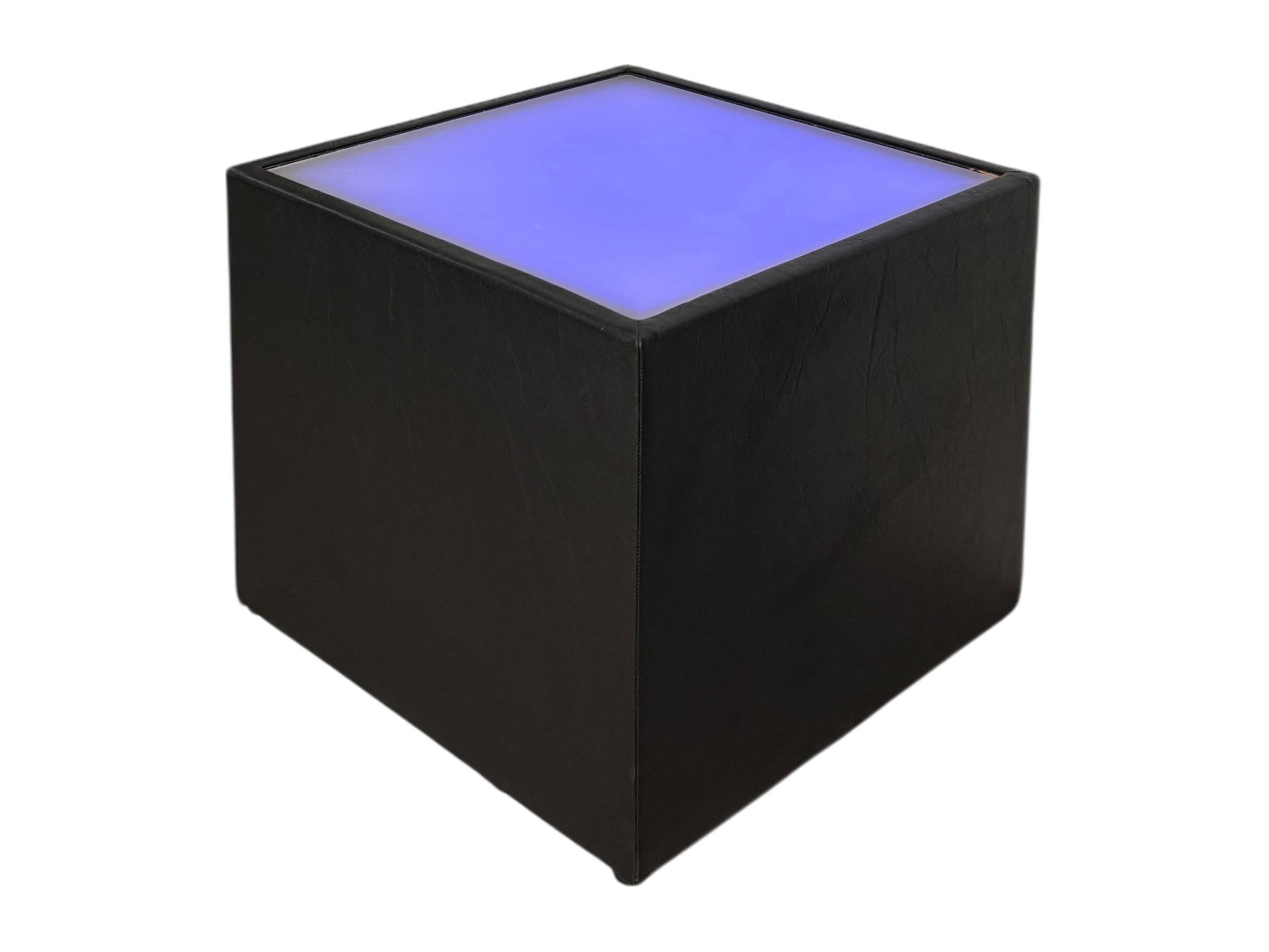 Beleuchteter Lounge-Tisch mit blauer LED-Akku-Beleuchtung – Würfeltisch mit Milchglasplatte und Kunstlederbezug in Weiß, ideal für stilvolle Events.