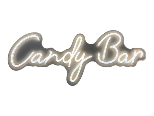 Neonschild „Candy Bar“ in warmweiß, dimmbar, 86 × 34 cm – zum Aufhängen mit Drahtseilen.