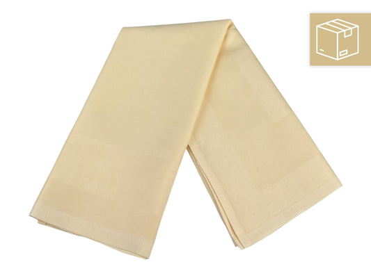 Stoffserviette Champagner 50x50 cm, elegant gefaltet – mieten für Hochzeiten, Gala & edle Events.
