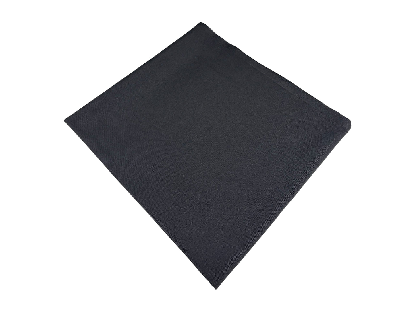Runde schwarze Tischdecke Ø 240 cm auf Banketttisch – mieten für Hochzeiten, Gala & Events.