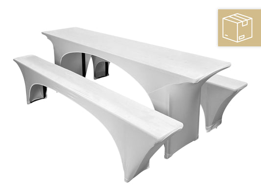 Weiße Stretch-Hussen für Bierzeltgarnituren mit Tisch und Bankhussen bei einer festlich eingedeckten Veranstaltung